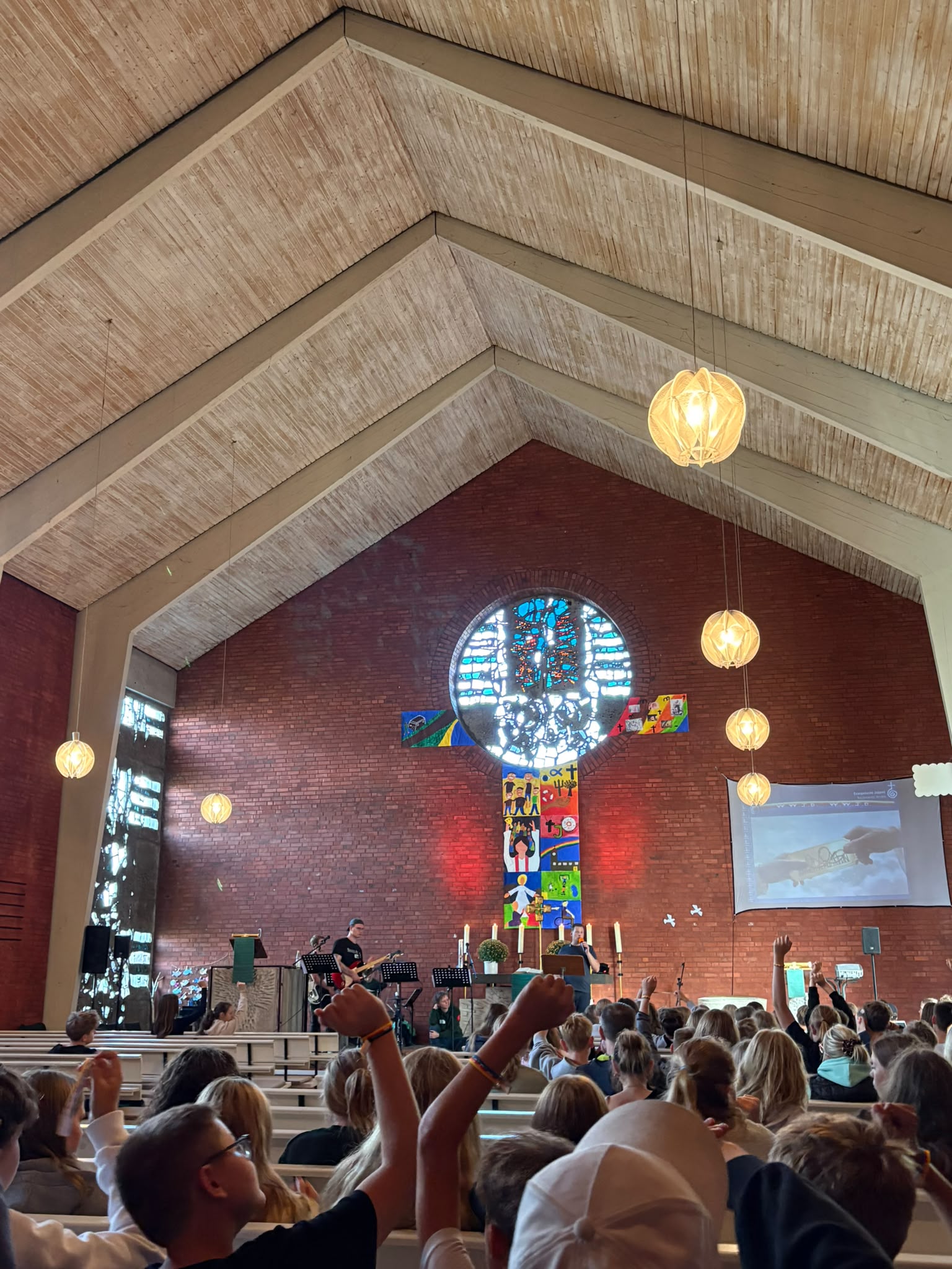 Gute Stimmung in der Kirche
